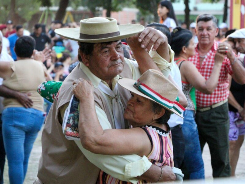Tekové Potí reunió a más de 4500 familias en Laguna Brava