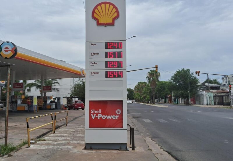 Aumento de nafta: una de las petroleras actualizó sus precios este 1 de enero