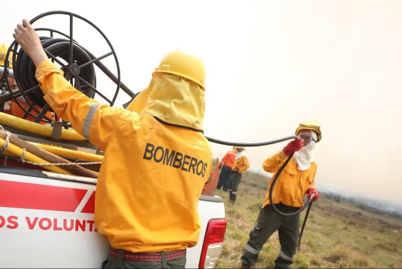 Riachuelo: arduo trabajo para desactivar foco de incendio de gran magnitud