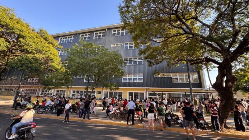 Vuelta al cole en Corrientes: Valdés inauguró el ciclo lectivo en la provincia