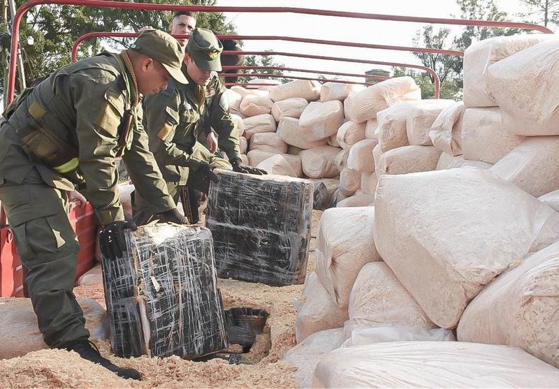 Interceptaron un camión con más de tres toneladas de marihuana oculta