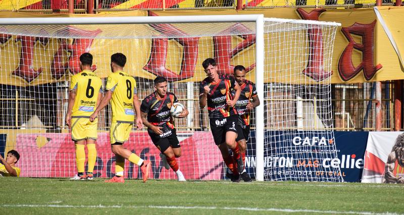 Boca Unidos empató en el cierre y logró apaciguar un seguro incendio
