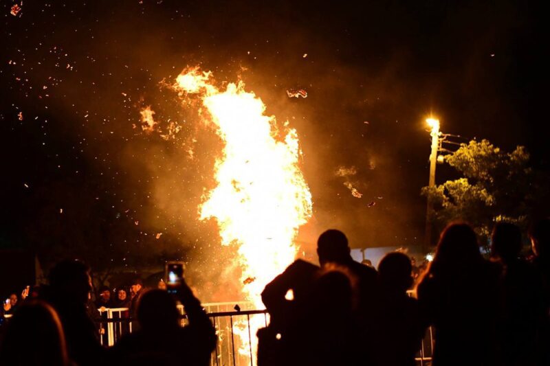 La asombrosa quema del muñeco en la noche de San Juan
