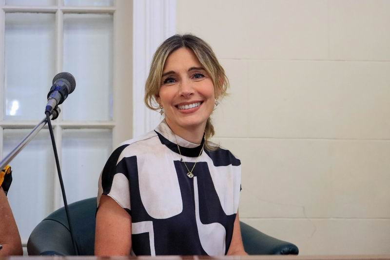 Evelyn promete quitar privilegios a políticos y darle poder a la gente