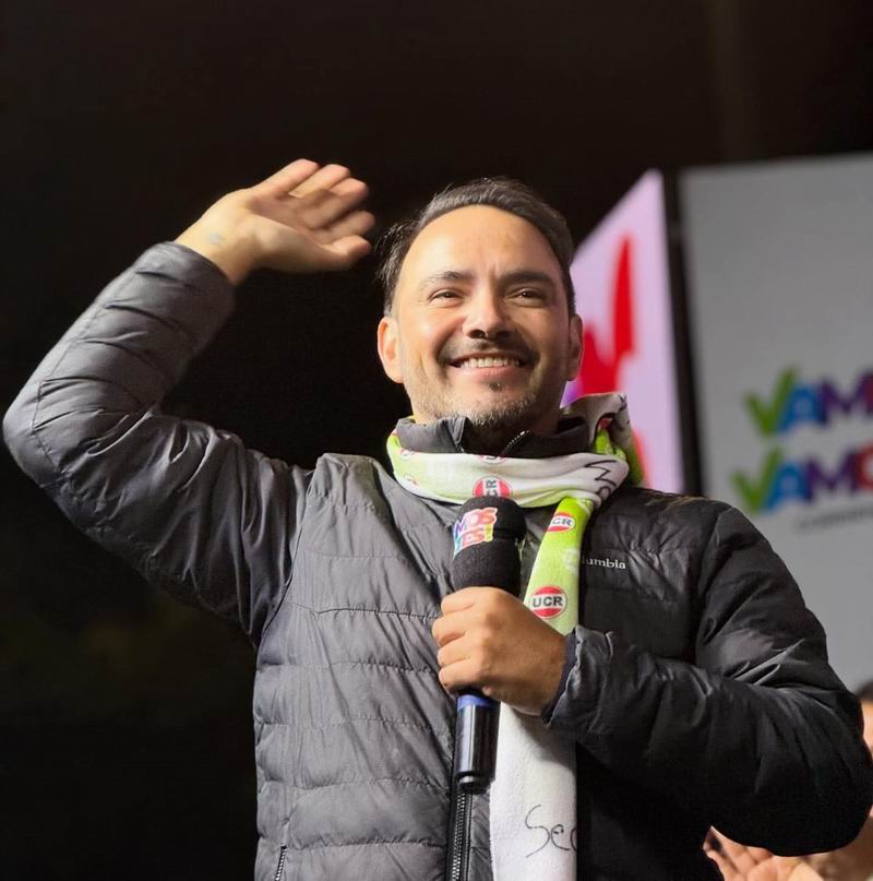 Juan Pablo prometió asfalto