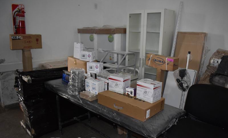 Entregaron nuevo equipamiento para el hospital Robinson y un Caps