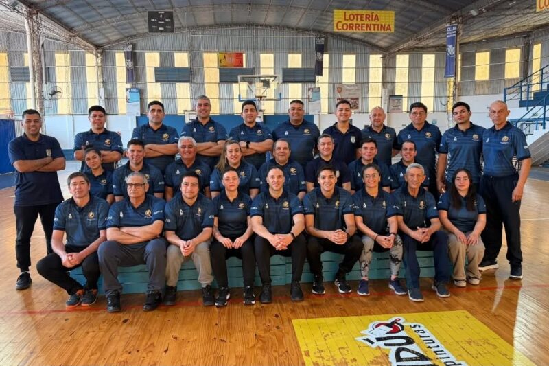 Árbitros y autoridades de mesa con licencias al día