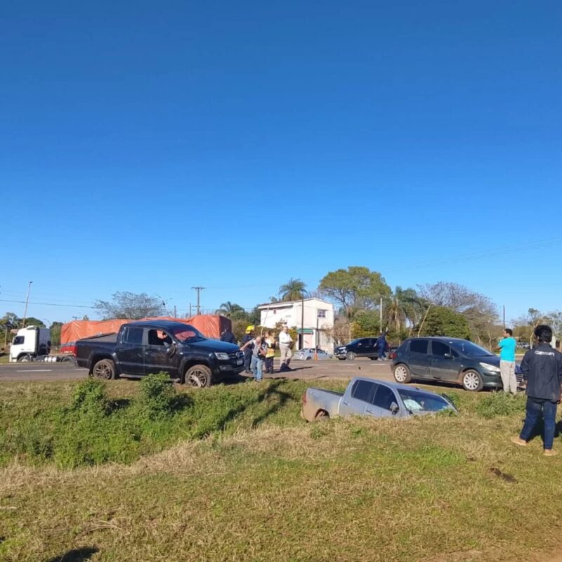 Fuerte choque entre camionetas sobre la Ruta 14