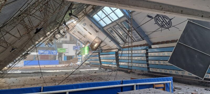 Se derrumbó el techo del Club de Regatas Corrientes