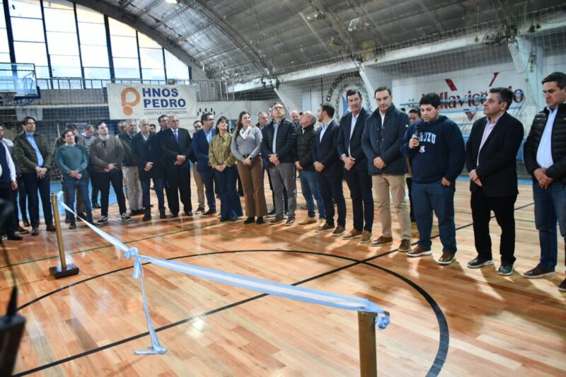 El club Curuzú con flamante piso de parquet