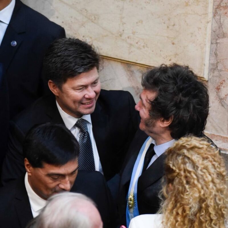 De cara a las elecciones, Almirón se reunió con Milei