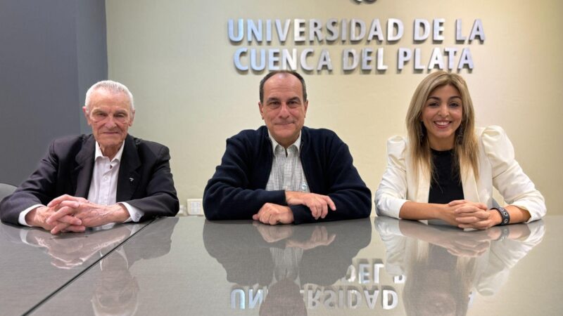 Exitosa conferencia sobre IA: hacia una nueva era en la educación digital