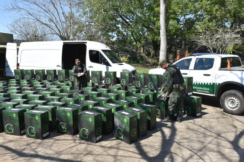 Tras un operativo cerrojo, secuestran 60.000 atados de cigarrillos