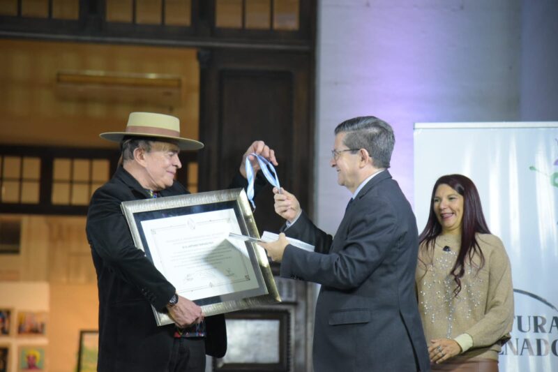 Corrientes: Tarragó Ros, distinguido con el máximo reconocimiento del Senado