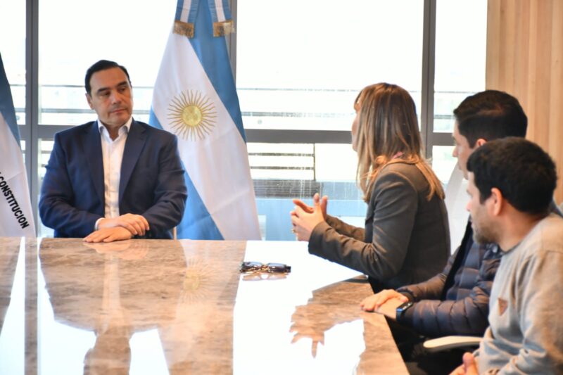 Valdés y su gabinete analizan la crisis laboral en Tapebicuá