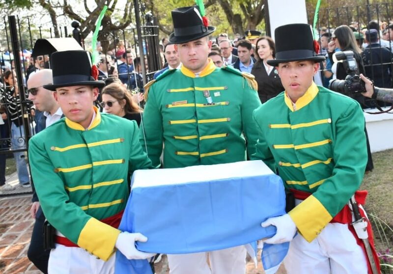 Valdés instó a honrar la vida de Cabral