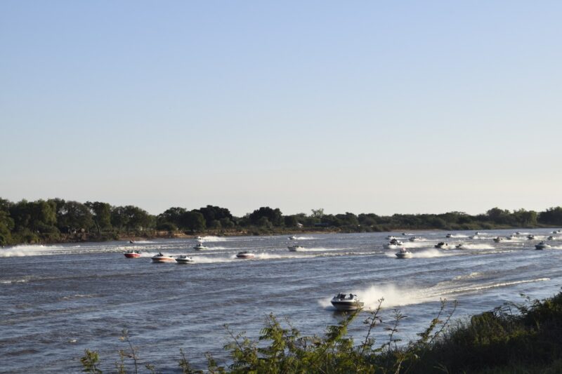 Pesca, brillo y glamour en Goya: La Variada largó con 143 equipos