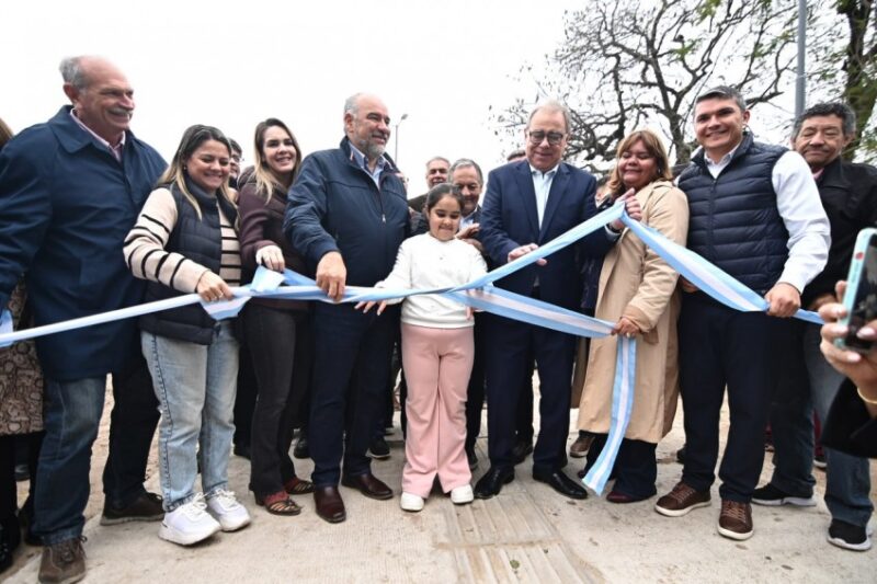 Barrio Galván: Tassano inauguró obras en la plaza Sofía Bravo