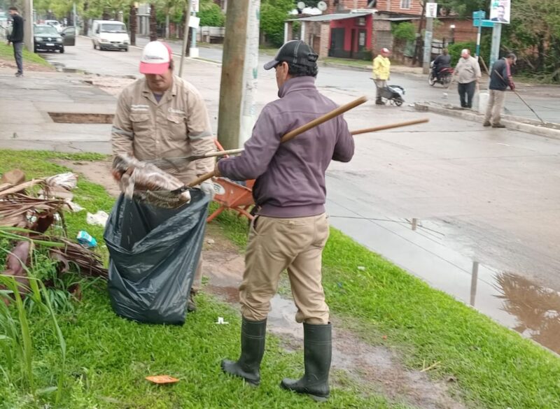 Intensas lluvias en Capital: cuadrillas limpiaron canales y sumideros