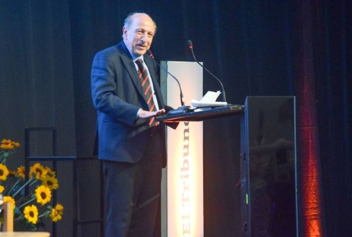 Albanese: «La política se divide entre el poder nacional y las provincias»