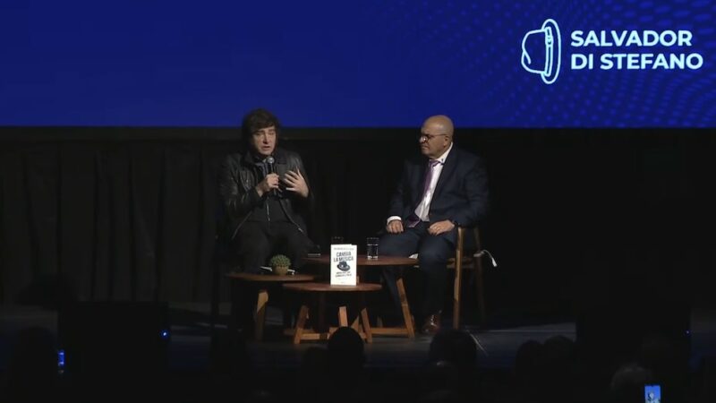 Javier Milei, metido de lleno en la campaña