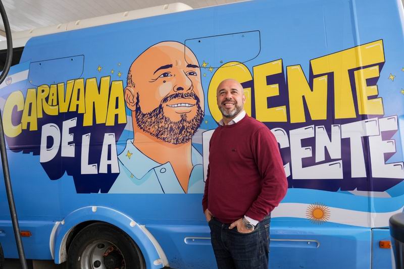 Tincho bajó decibeles y saludó a los ganadores