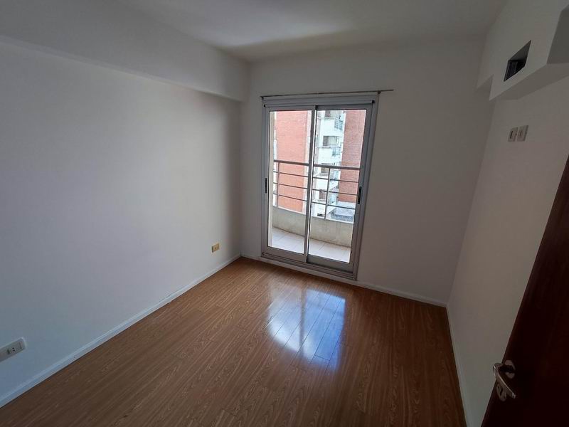 En gran parte de la ciudad, el ingreso a un alquiler supera al salario mínimo