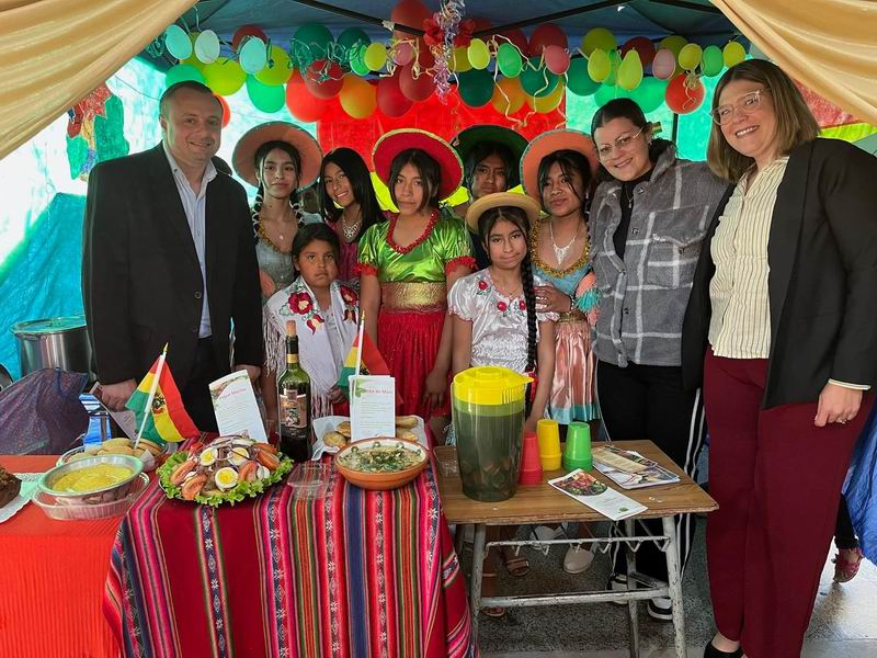 Un viaje a las raíces de Carolina para rendir homenaje a los inmigrantes