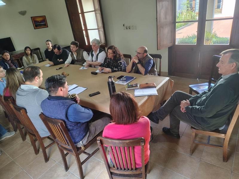 Monseñor Canecín promueve el diálogo sobre salud mental
