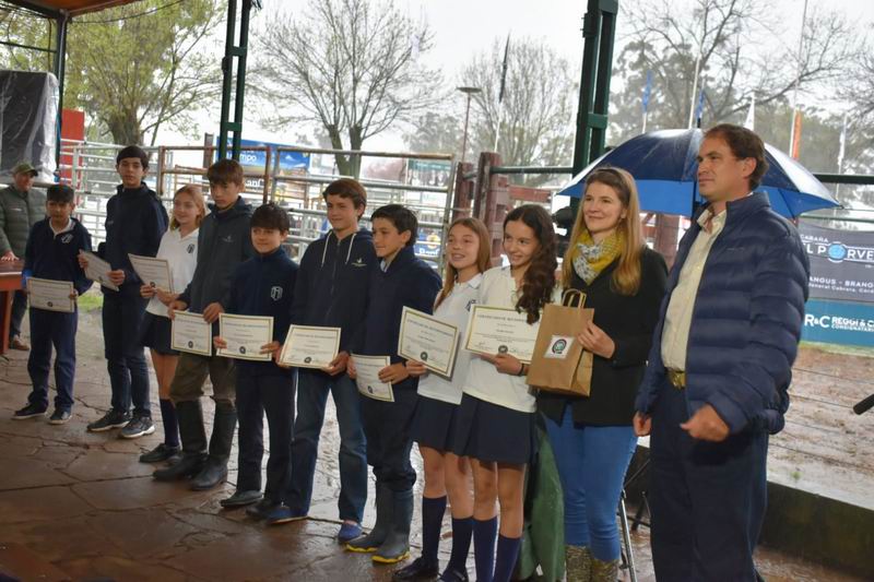 Pese a la mala pasada de la lluvia, la 103ª Expo Rural convocó a muchos