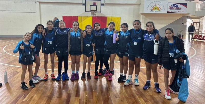 Regatas Corrientes alcanzó las semifinales del U11 femenino