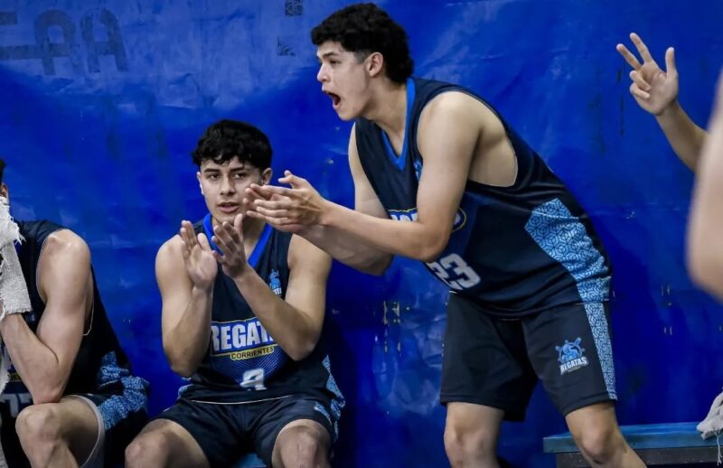 Regatas se subió a la punta del Oficial capitalino