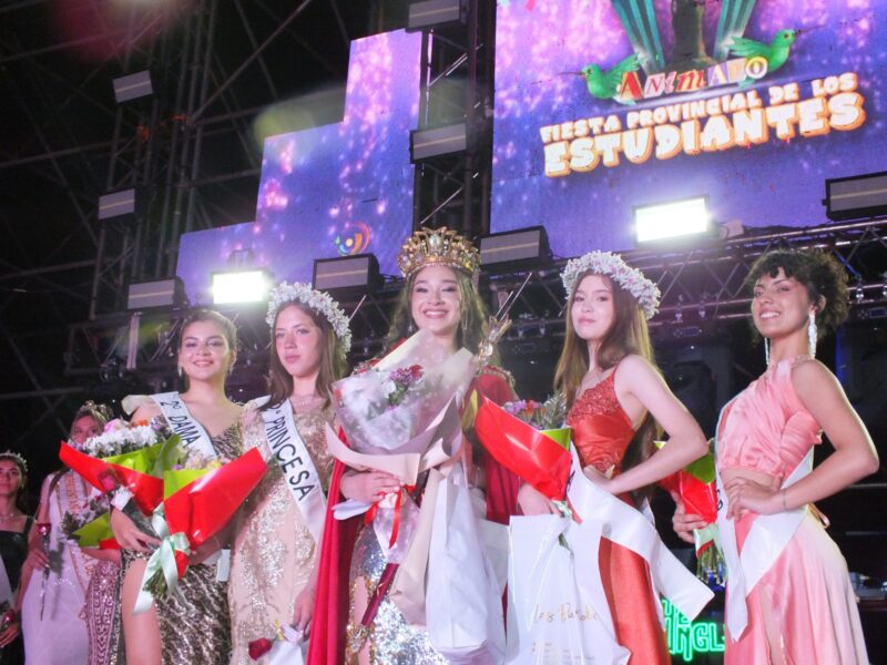 Empedrado: los estudiantes coronaron a sus nuevos reyes y premiaron la creatividad