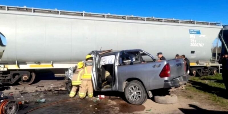 Un viaje de pesca a Corrientes terminó en tragedia: tres amigos murieron al chocar contra un tren
