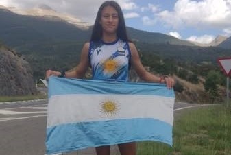 Brenda Insaurralde entrena en España, en la previa del Mundial de Trail y Montaña