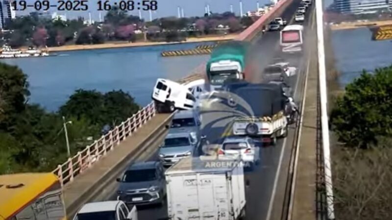 Liberaron al chofer del camión que causó el choque múltiple en el puente