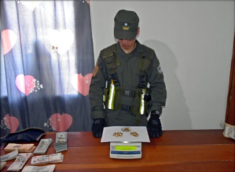 Ruta 12: viajaban en remis con pepitas de oro y dinero de contrabando