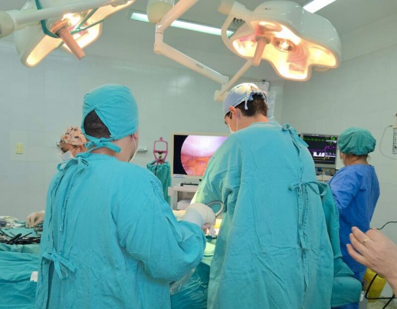 El Hospital El Salvador concreta cirugías innovadoras sin necesidad de derivaciones