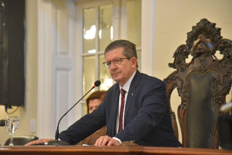 Pedro resalta el vínculo sociedad y Senado