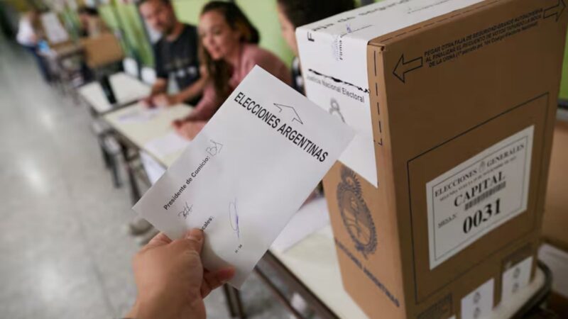 Corrientes rumbo a las elecciones del 26 de octubre: cuatro alianzas y un partido fueron oficializados