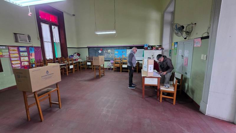 La boleta única y la poca participación marcaron las elecciones en Corrientes