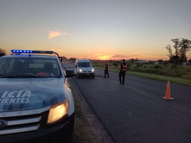 Amplían la búsqueda para dar con el auto que chocó y mató a una mujer