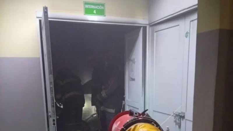 Se registró un incendio en un hospital de la Capital