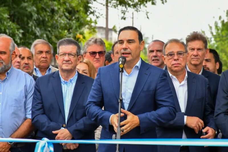 El Gobernador en Ituzaingó: inauguraciones y entrega de capitales a emprendedores