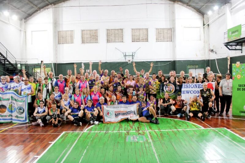 Newcom en acción, en el Encuentro del Taragüi de personas mayores