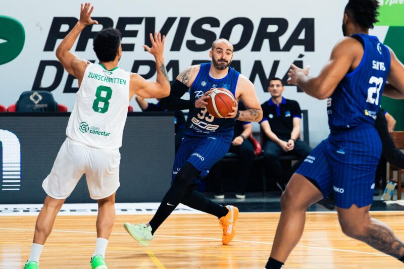 Regatas enfrenta a Obras, en el “Templo del Rock”