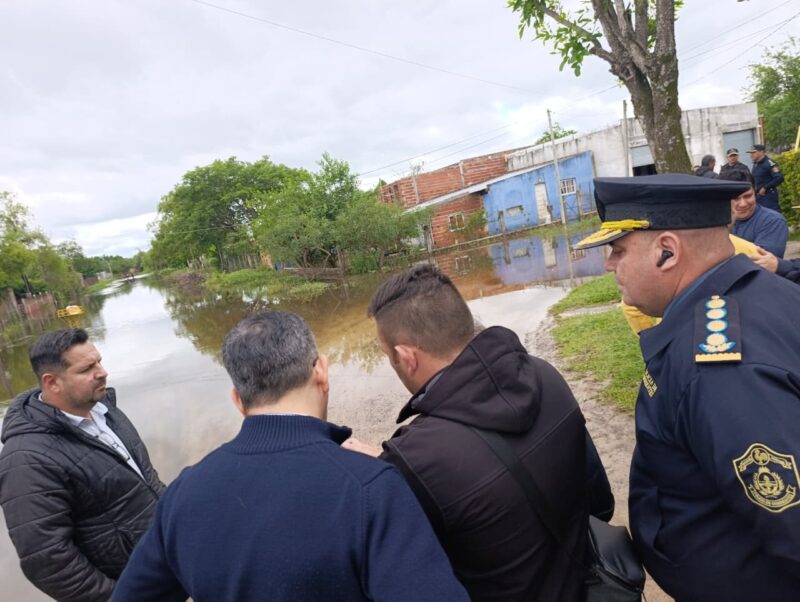 San Luis del Palmar: garantizan la asistencia y la seguridad a los afectados por la crecida