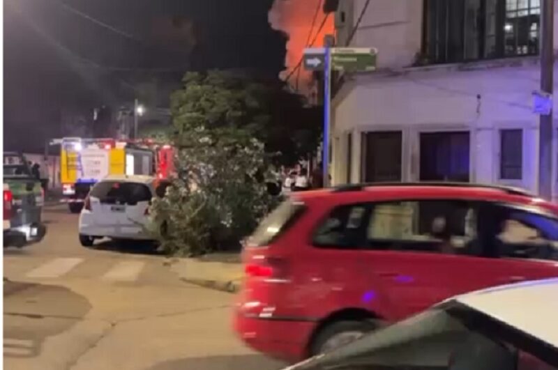 Impactante incendio en el barrio Libertad