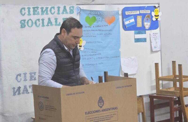 Valdés votó y defendió la seguridad del sistema electoral correntino ante la novedad nacional
