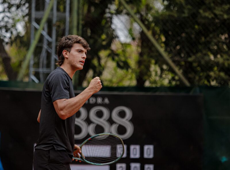 Zárate concretó un arranque ganador en Santiago de Chile